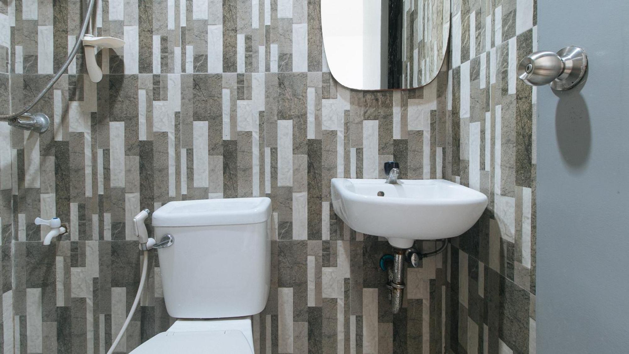 Reddoorz At Fat J Apartelle Mactan Cebu Zewnętrze zdjęcie