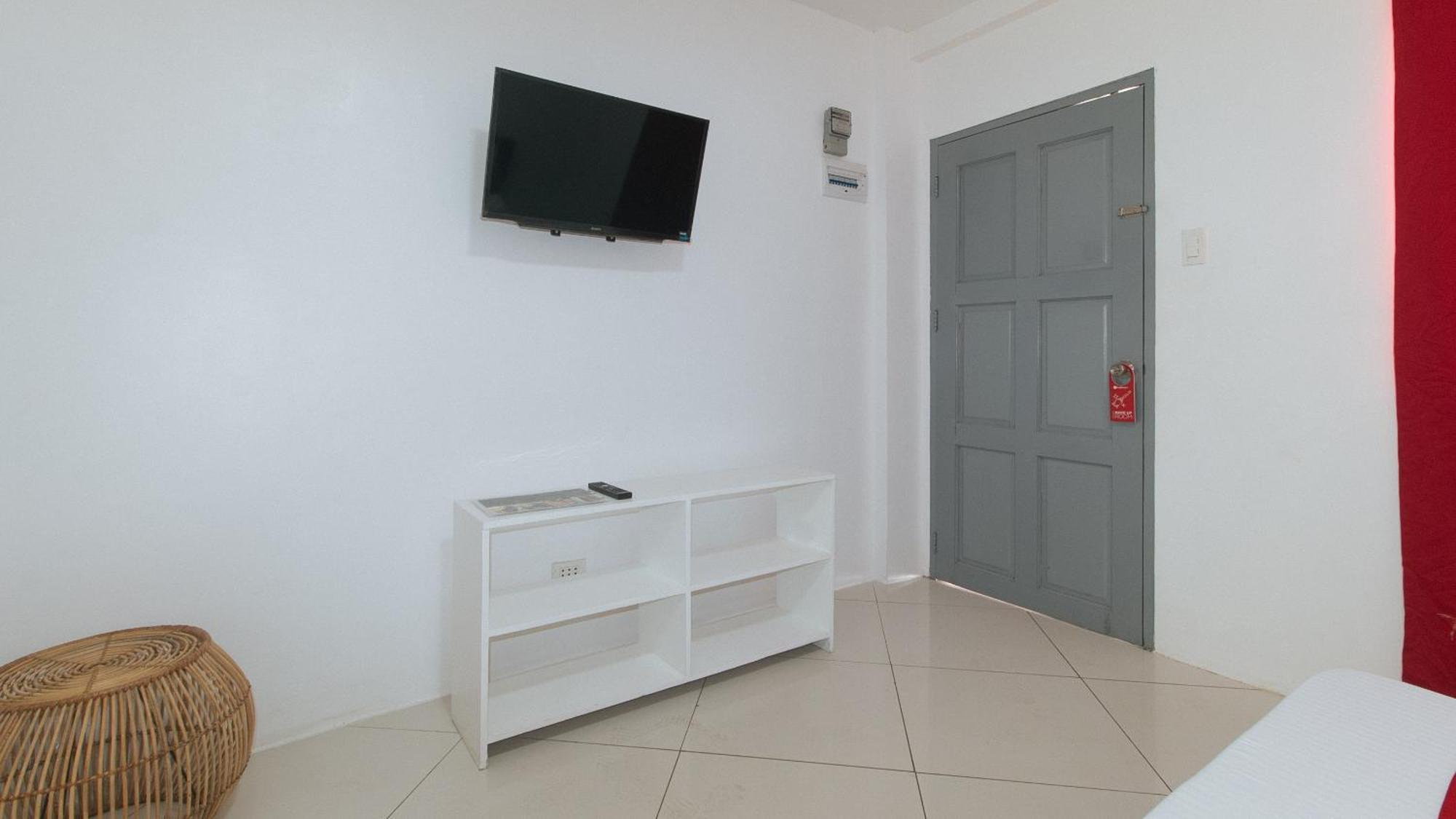 Reddoorz At Fat J Apartelle Mactan Cebu Zewnętrze zdjęcie