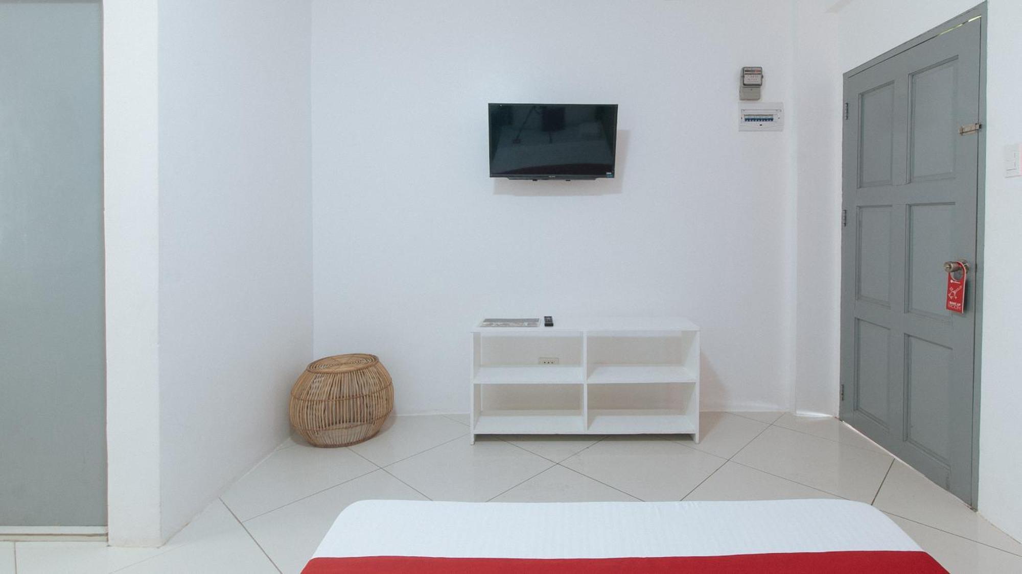 Reddoorz At Fat J Apartelle Mactan Cebu Zewnętrze zdjęcie