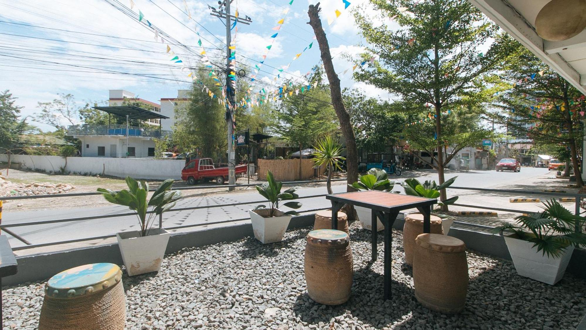 Reddoorz At Fat J Apartelle Mactan Cebu Zewnętrze zdjęcie